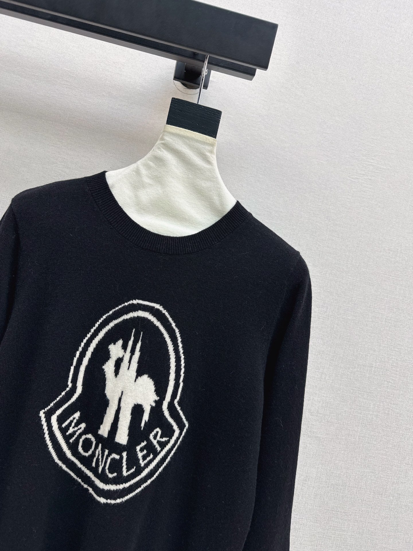 Monc NEW embroidered sweater