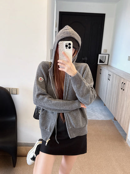 Monc NEW Hooded knitted cardigan
