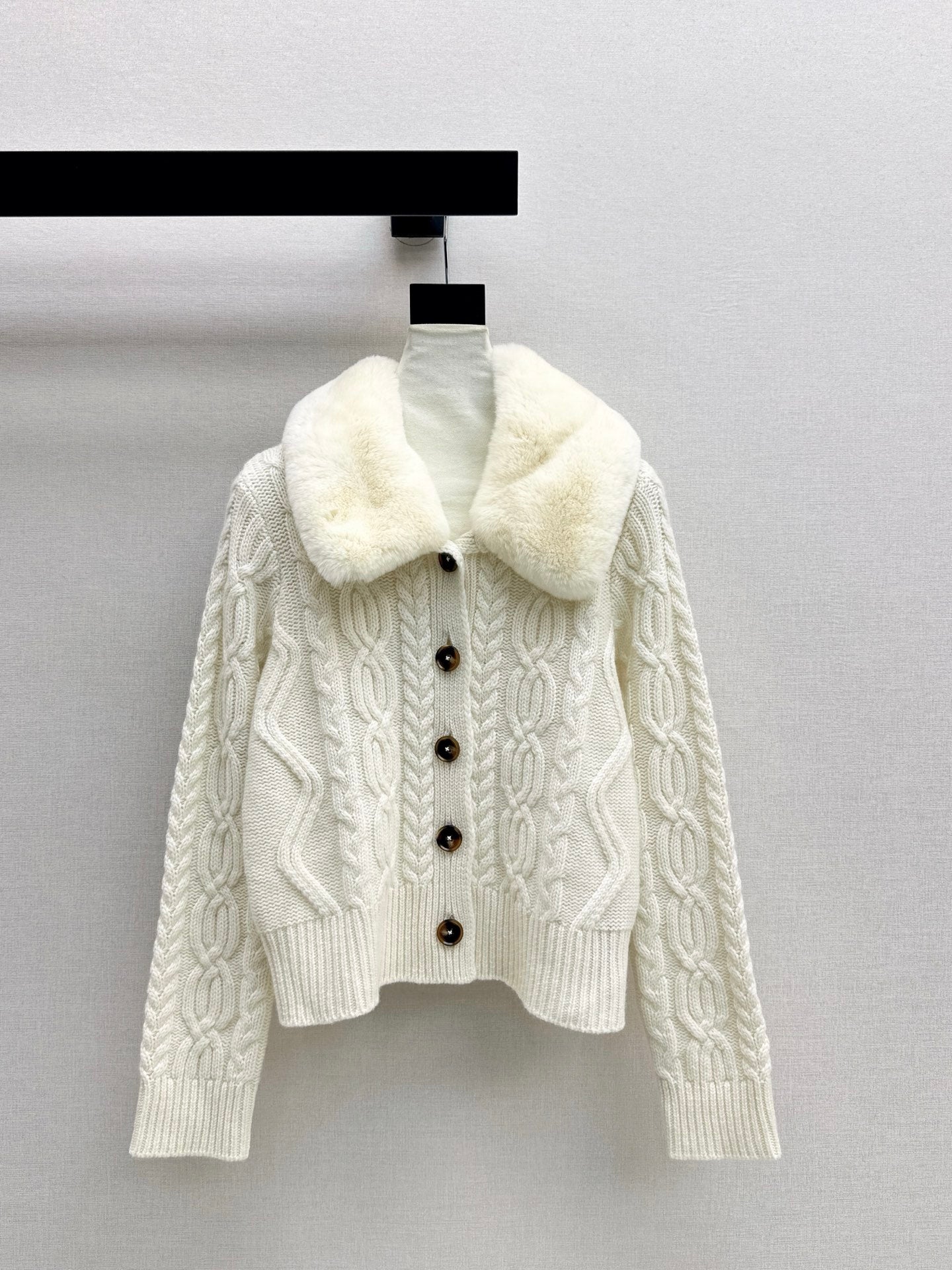 Loro NEW Knitted cashmere cardigan