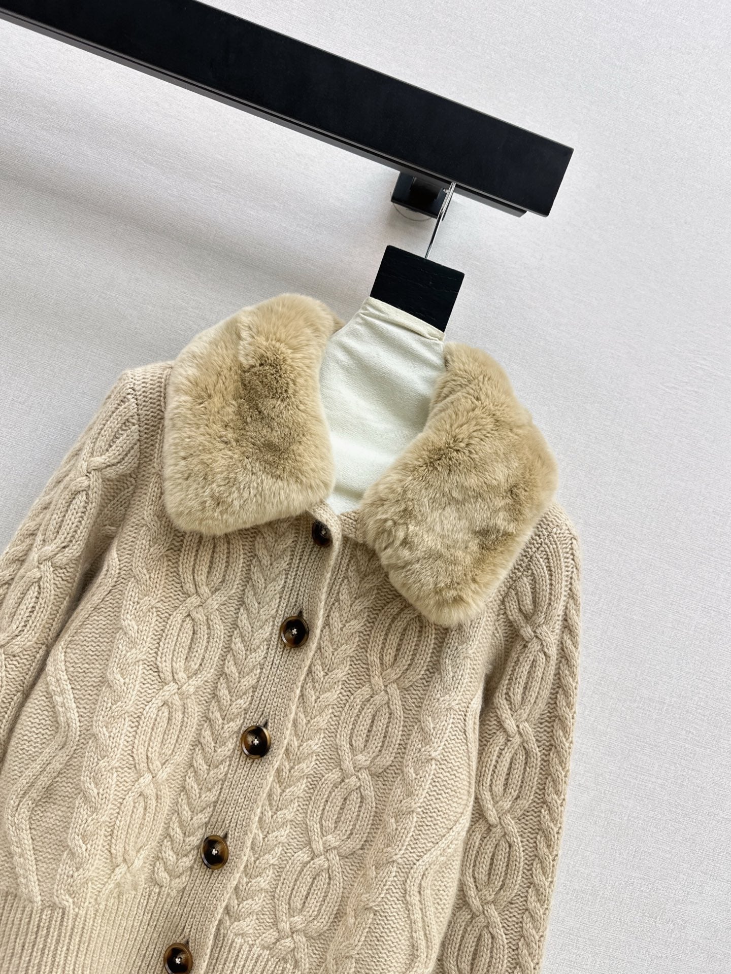 Loro NEW Knitted cashmere cardigan