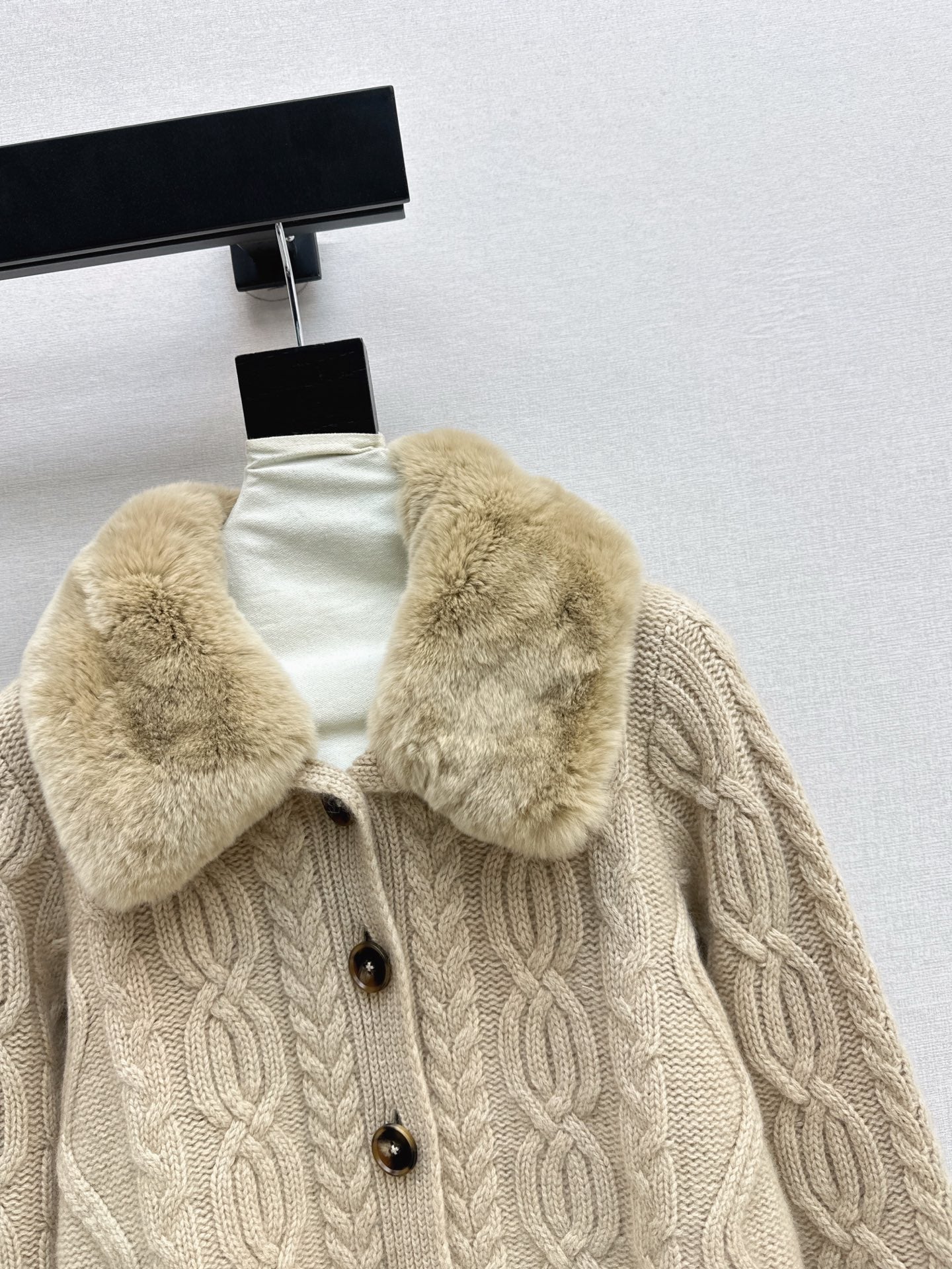 Loro NEW Knitted cashmere cardigan