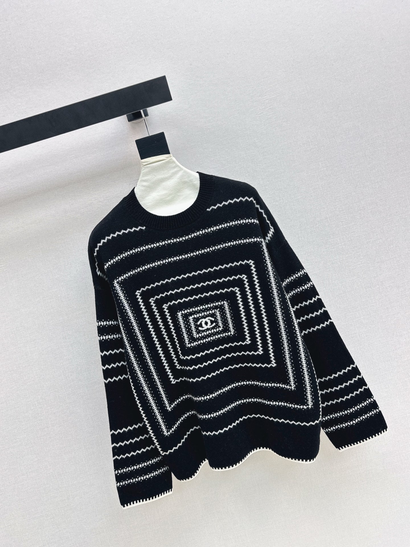 Chan NEW Jacquard sweater