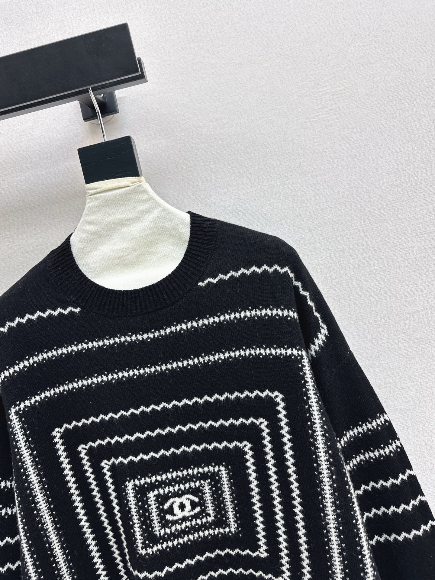 Chan NEW Jacquard sweater