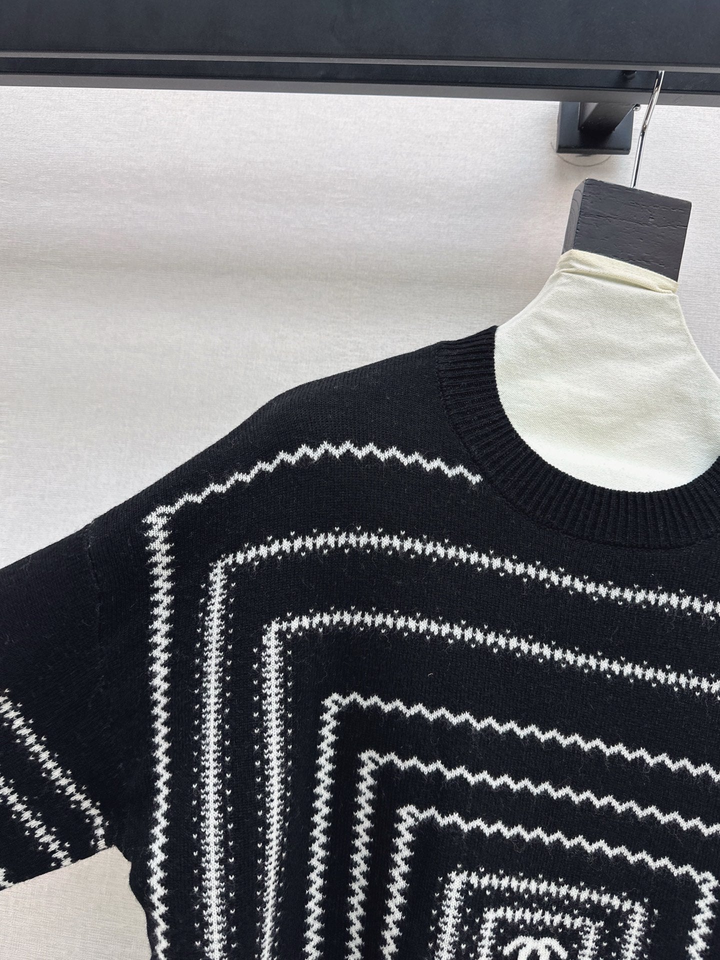 Chan NEW Jacquard sweater