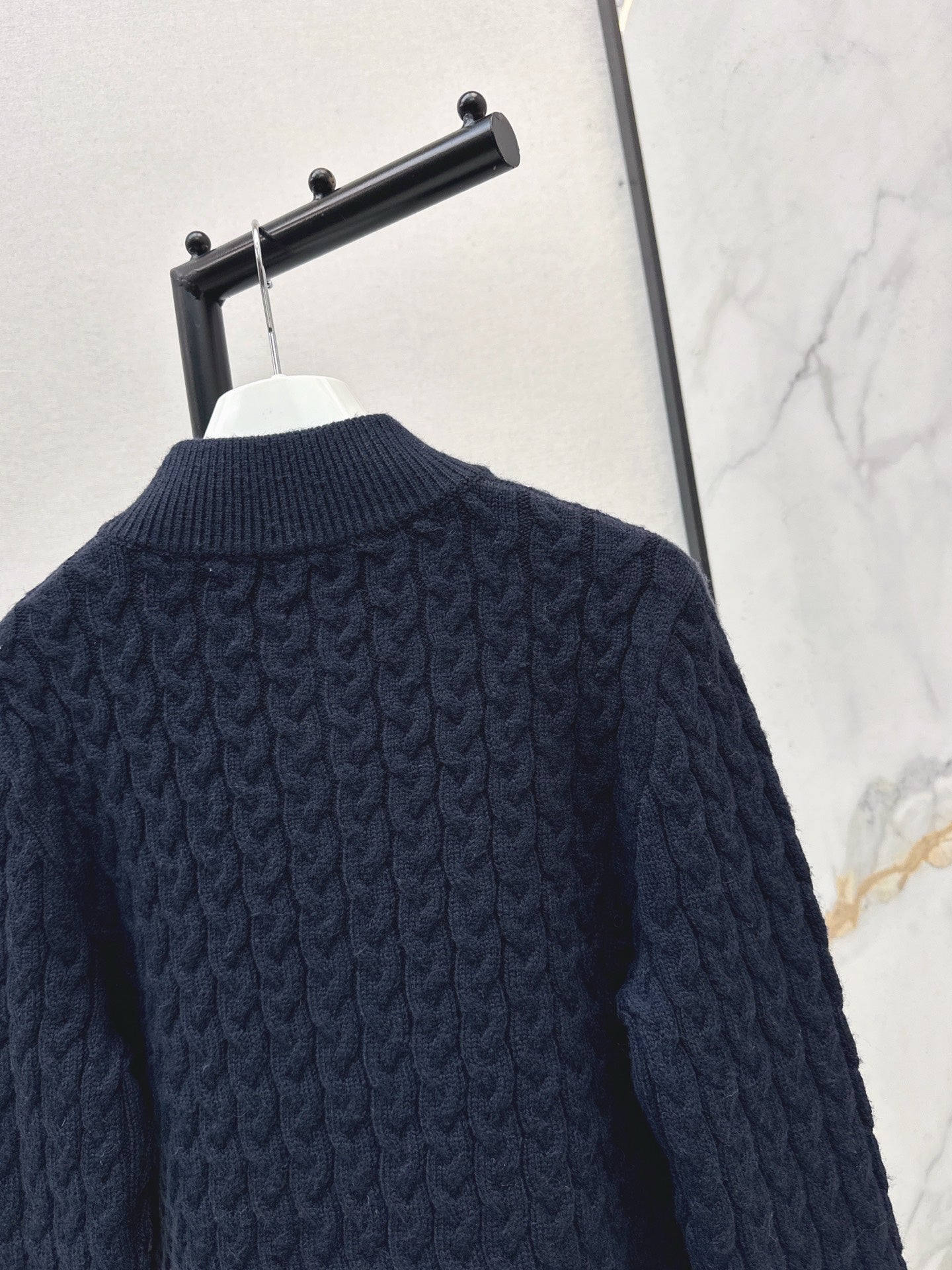 Loe NEW Knitted jacket