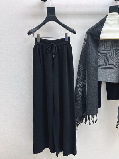 Herm NEW Knitted three-piece set