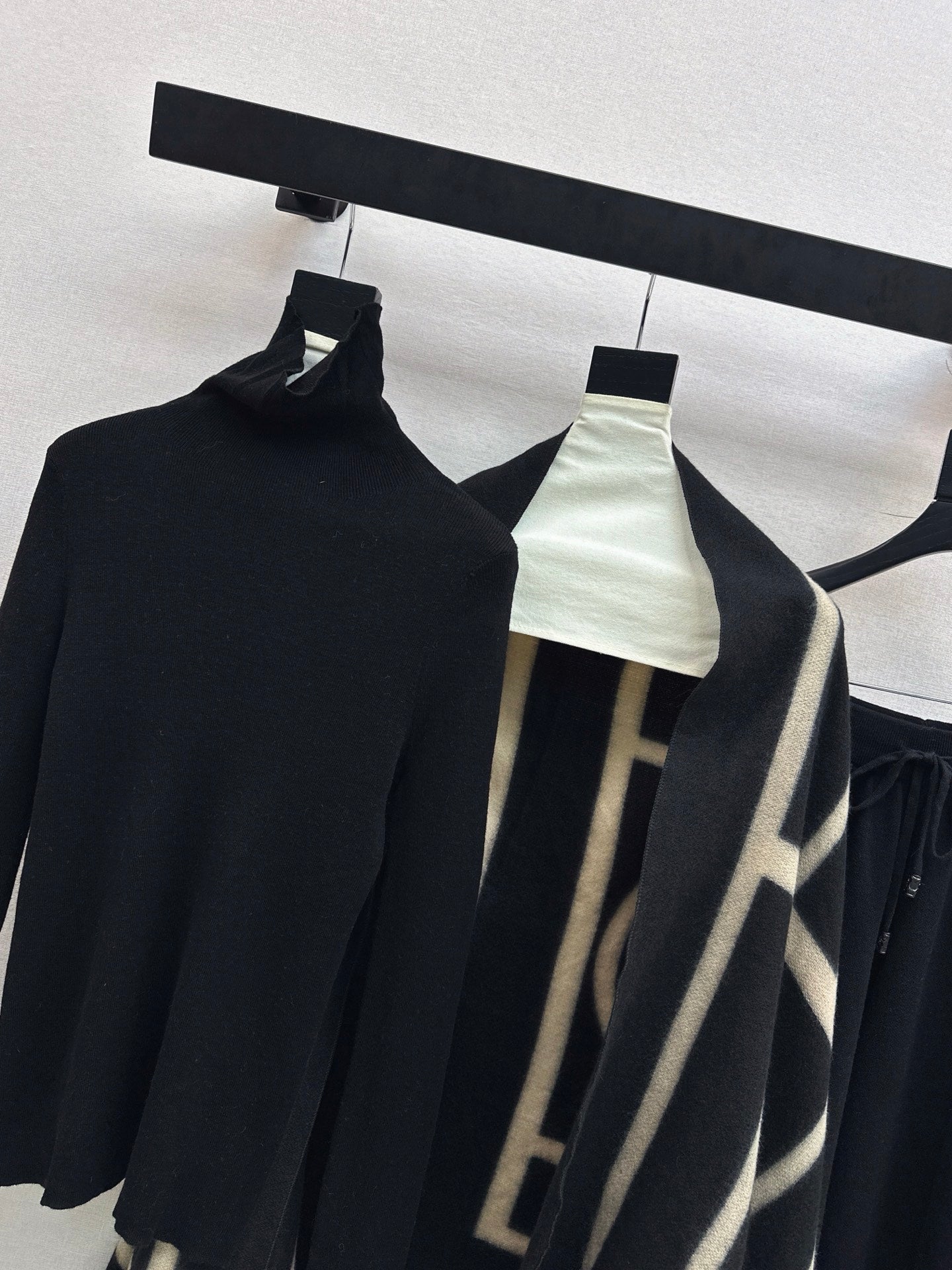 Thom NEW Knitted three-piece set