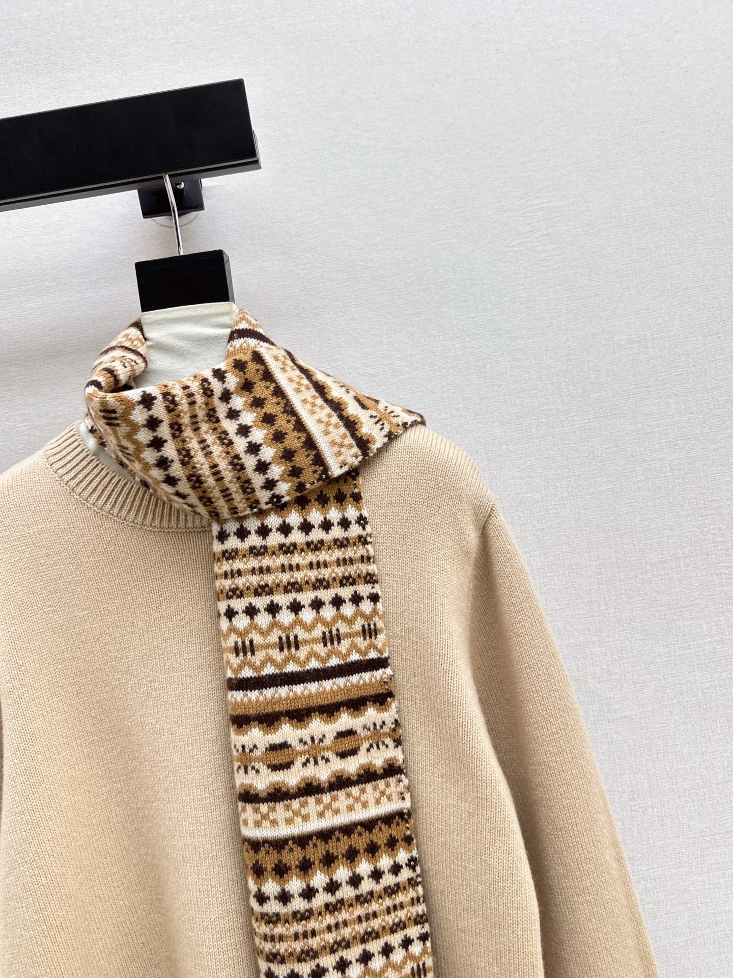 Loro NEW wool sweater + scarf