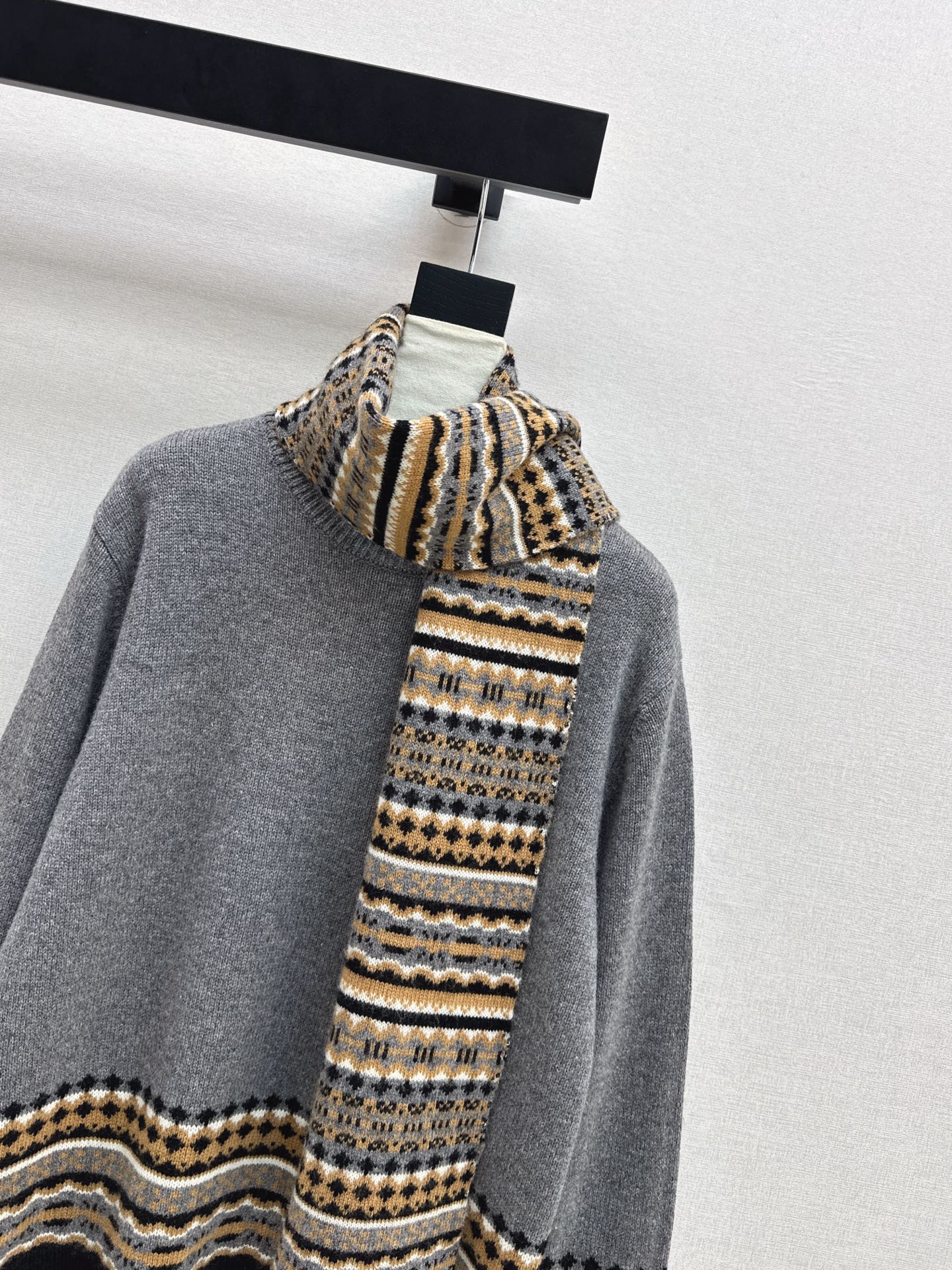Loro NEW wool sweater + scarf