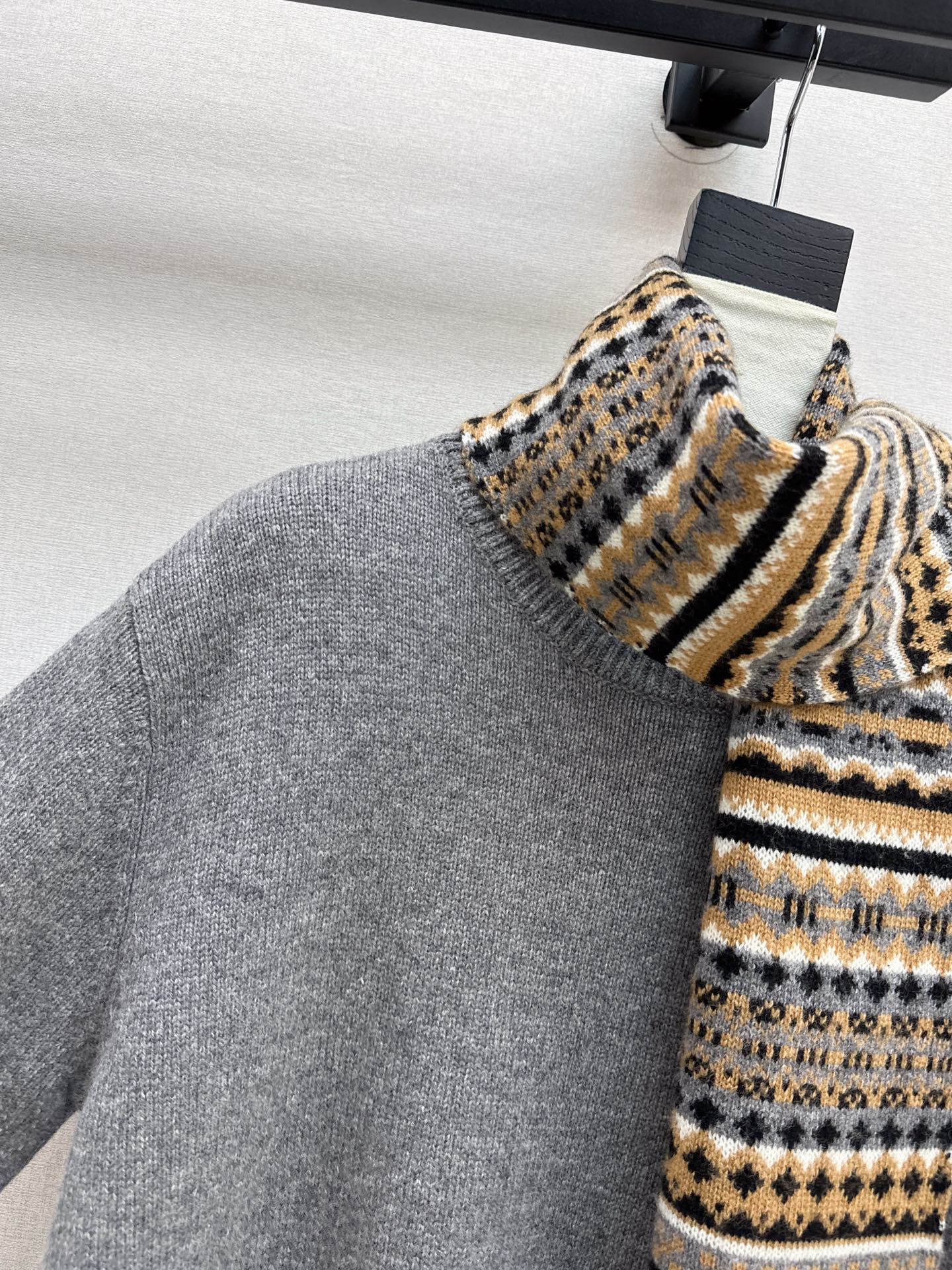 Loro NEW wool sweater + scarf