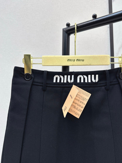 Miu NEW pleated skirt