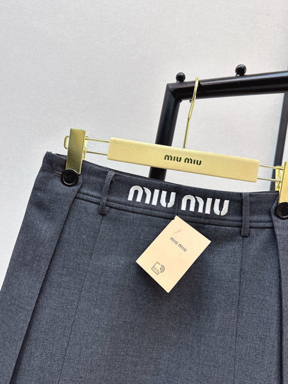 Miu NEW pleated skirt