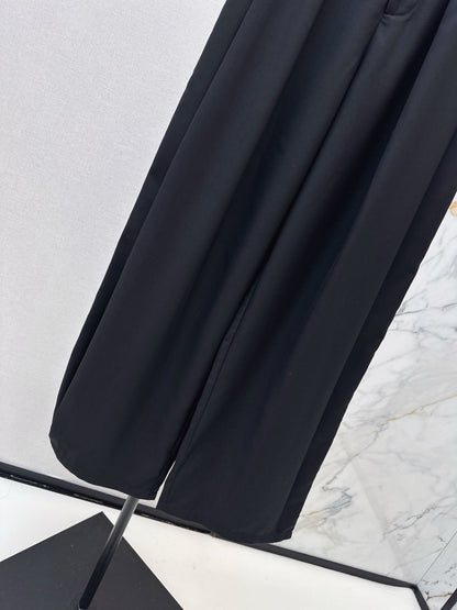 Loe NEW Pleated leather label trousers