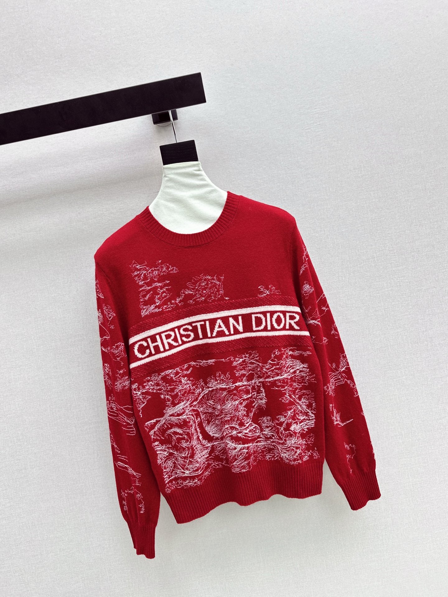 CD NEW embroidered sweater