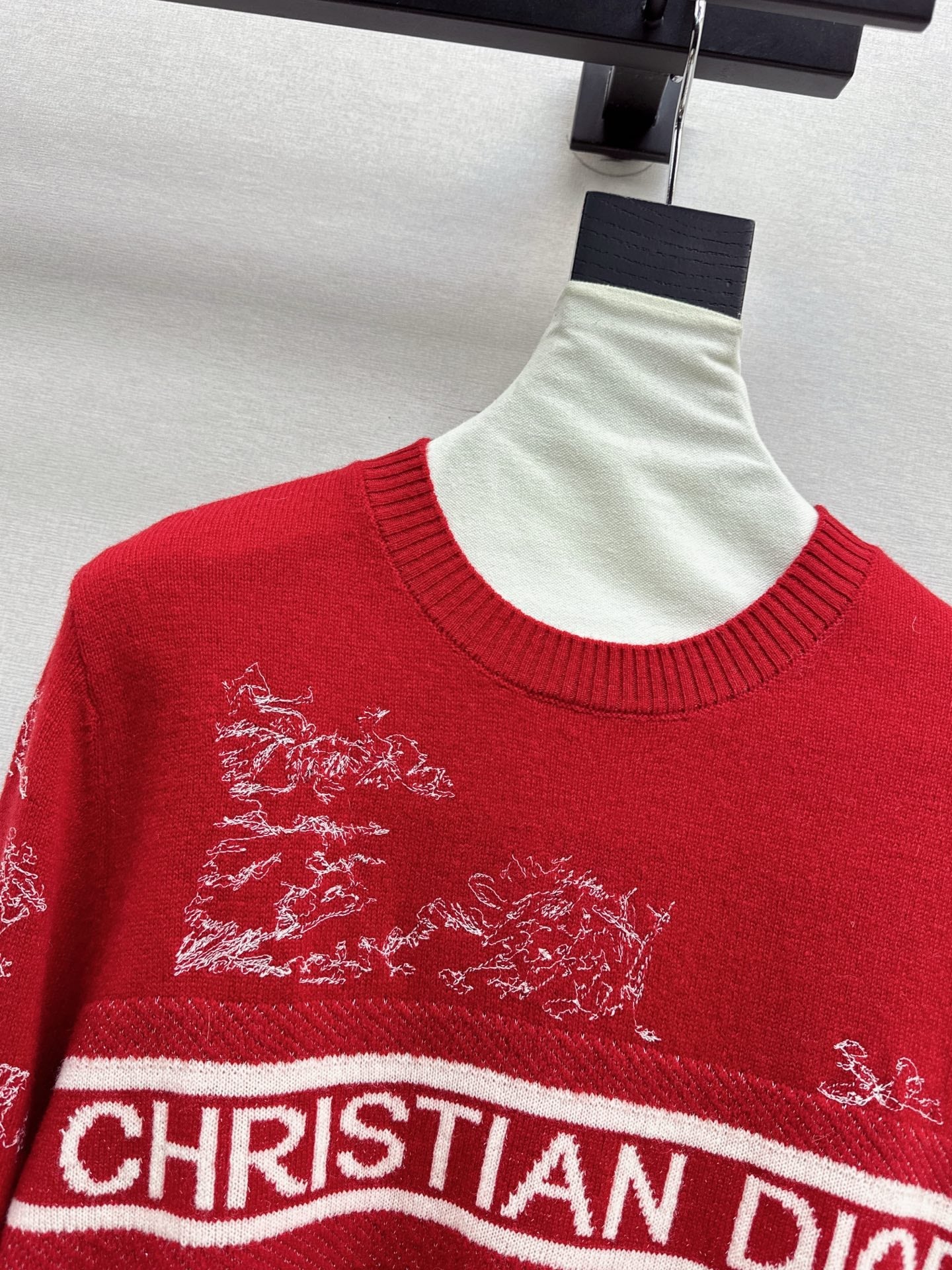 CD NEW embroidered sweater