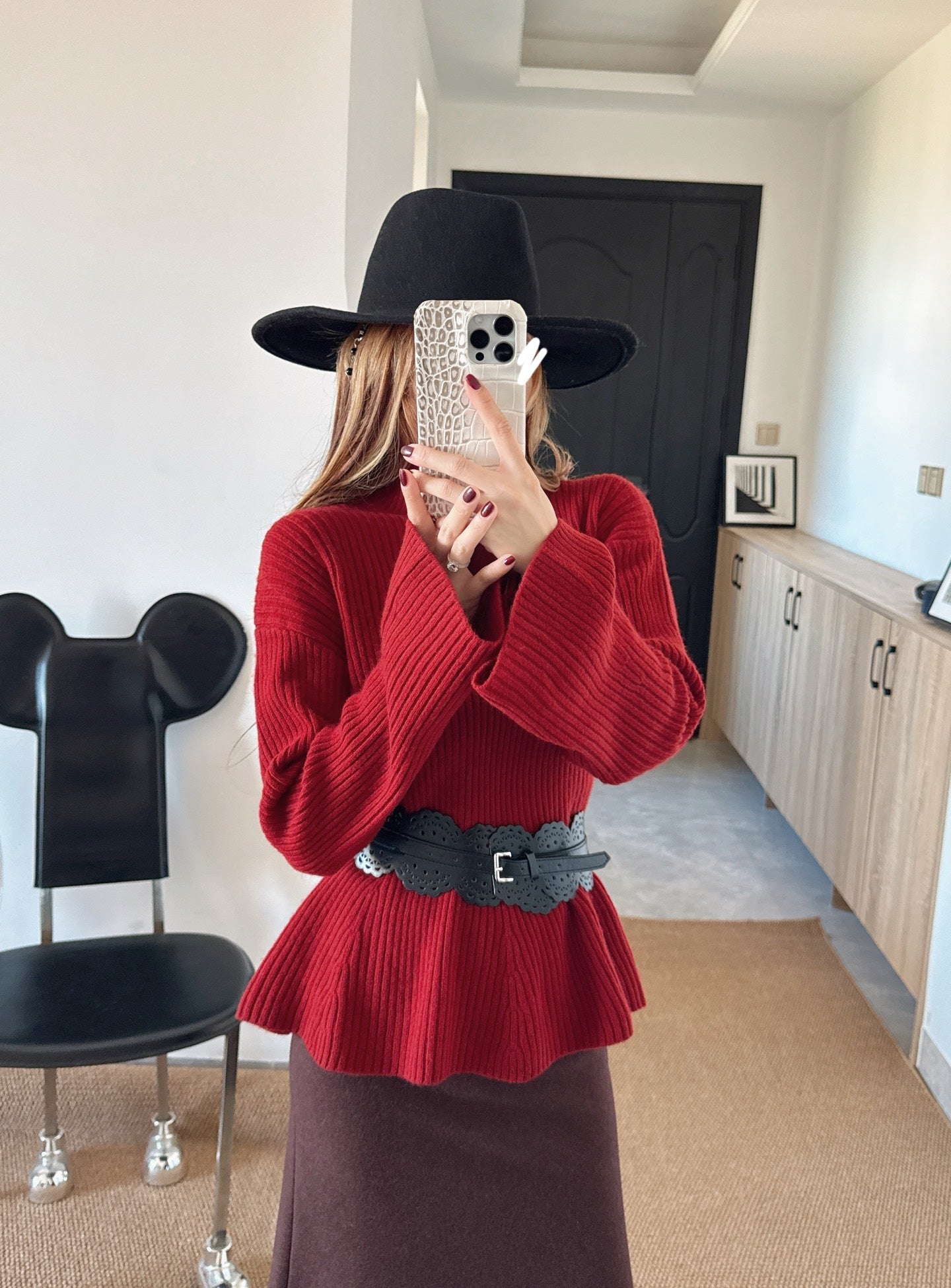 Max NEW Bell-sleeved sweater with a belt