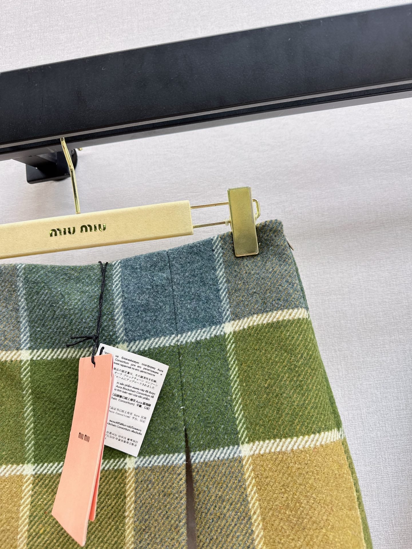 Miu NEW Embroidered short skirt