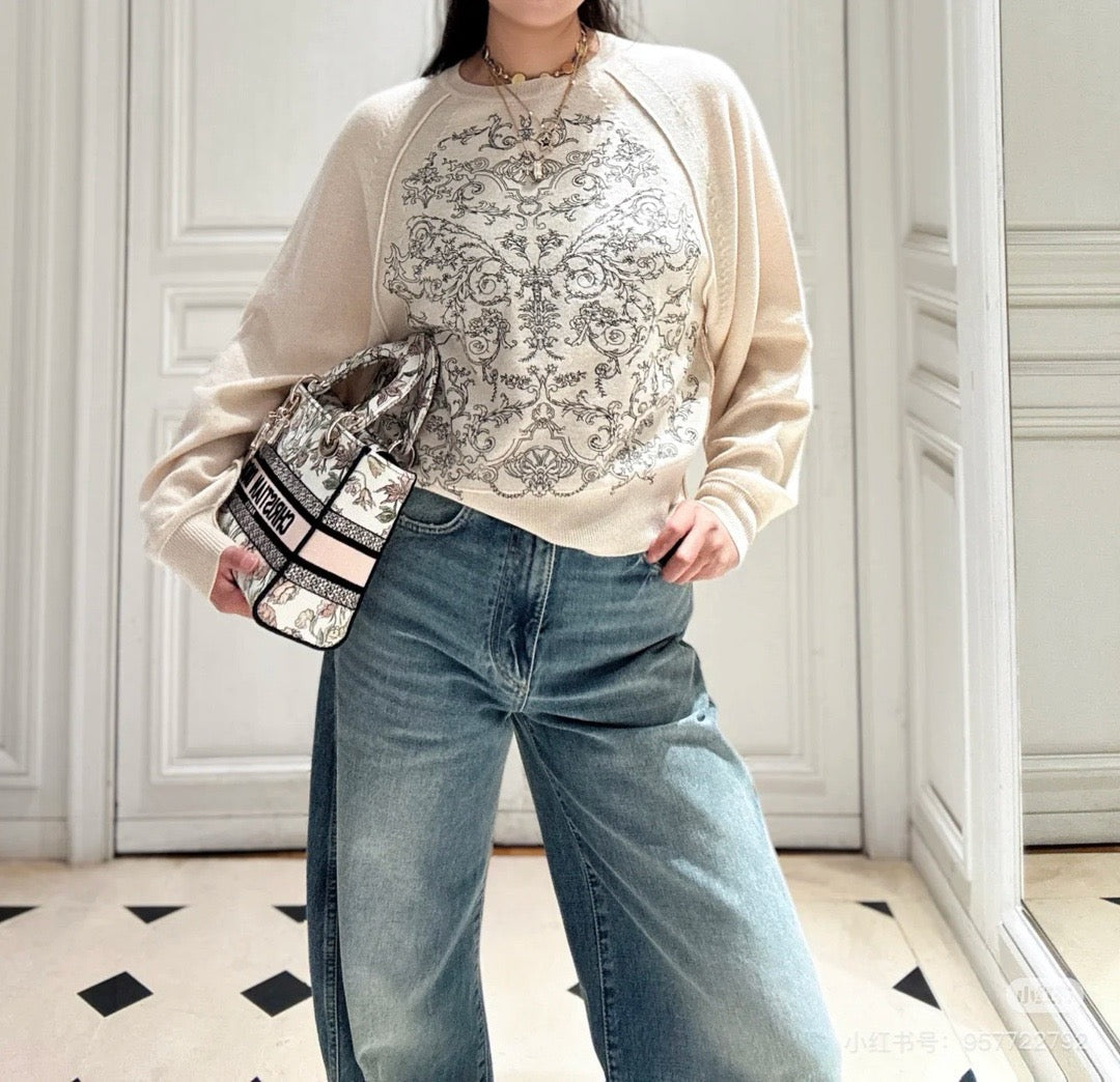 CD NEW Embroidered cashmere sweater