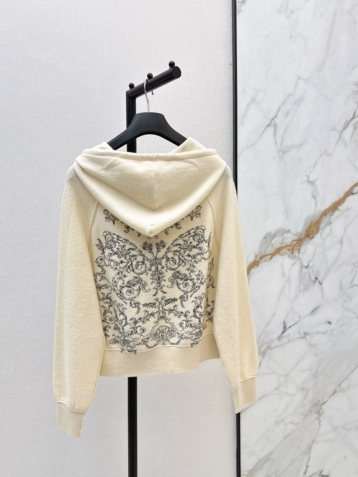 CD NEW Embroidered cashmere jacket