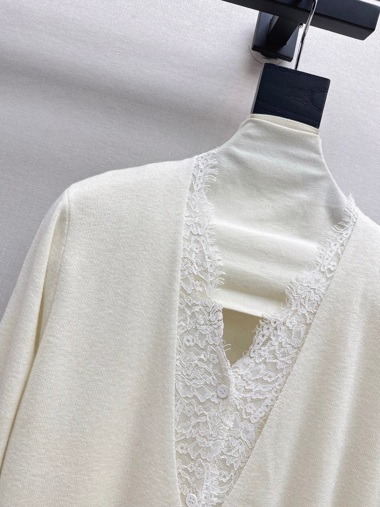 Es NEW Lace-paneled cardigan