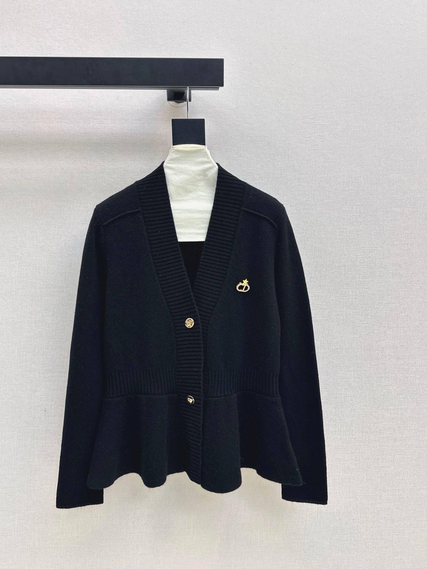 CD NEW V-neck cardigan