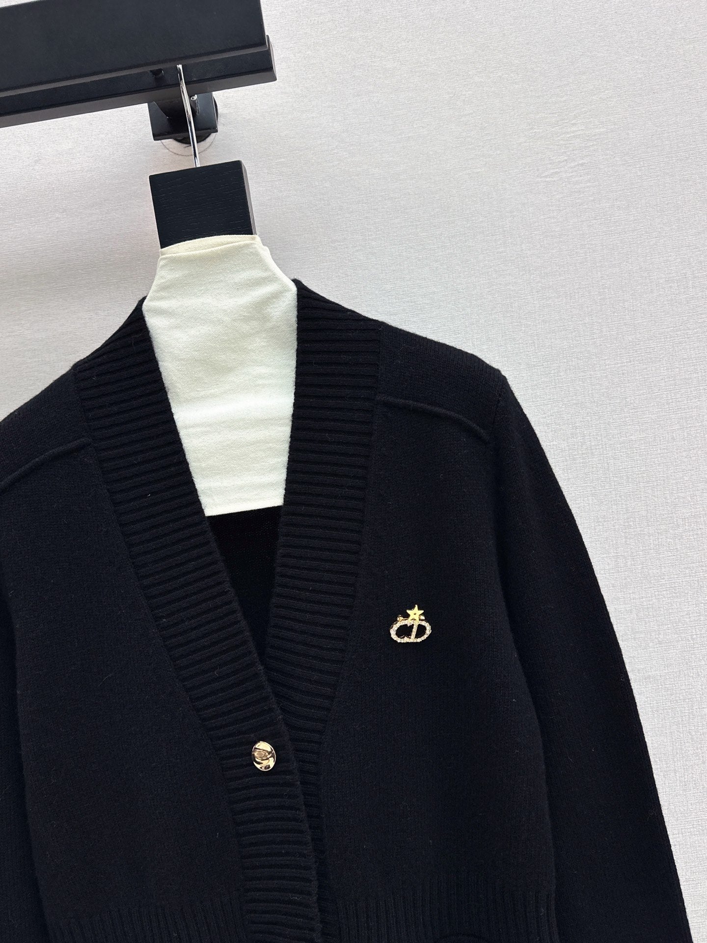 CD NEW V-neck cardigan