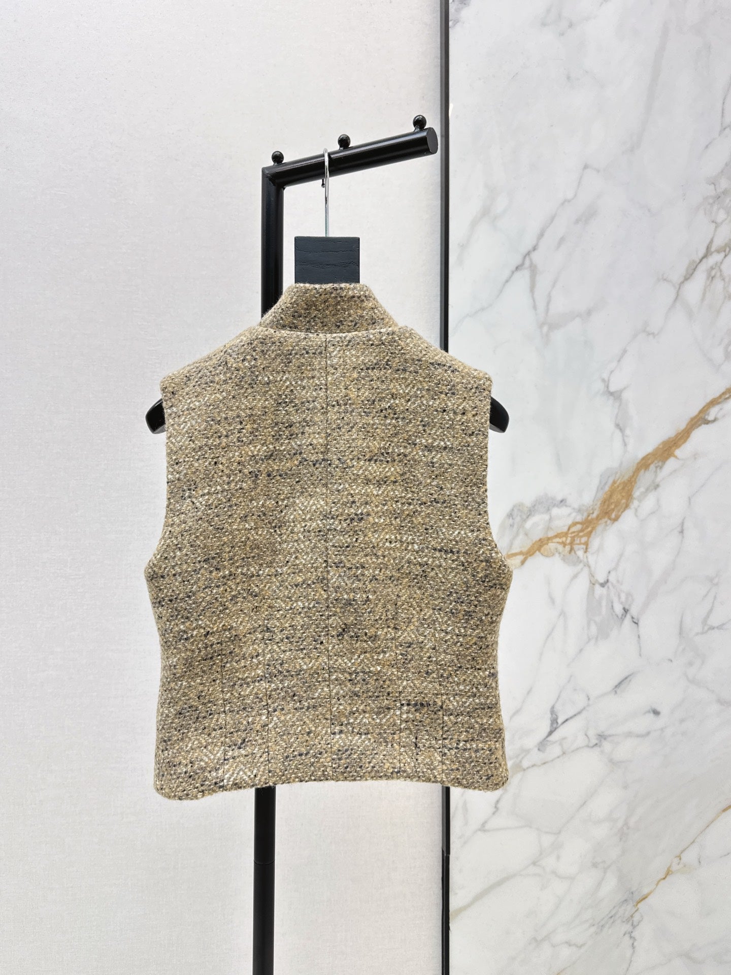 Loro NEW woven vest