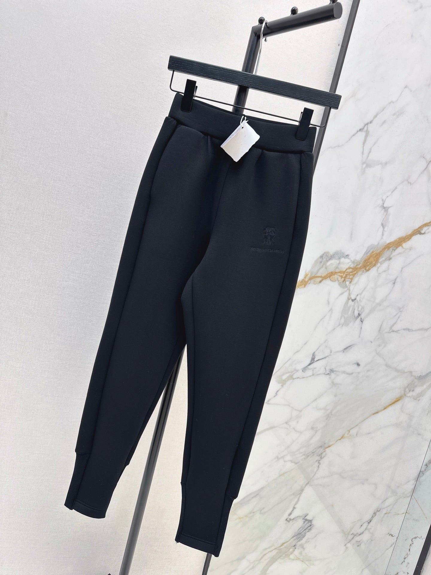 Brun NEW casual pants