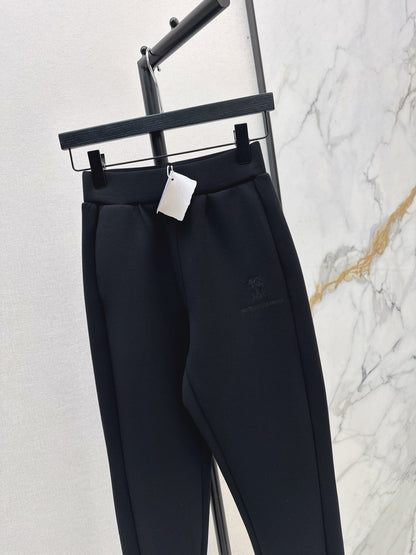 Brun NEW casual pants