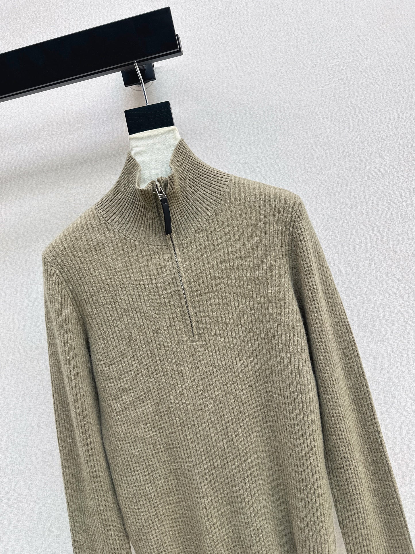Brun NEW zip-up sweater