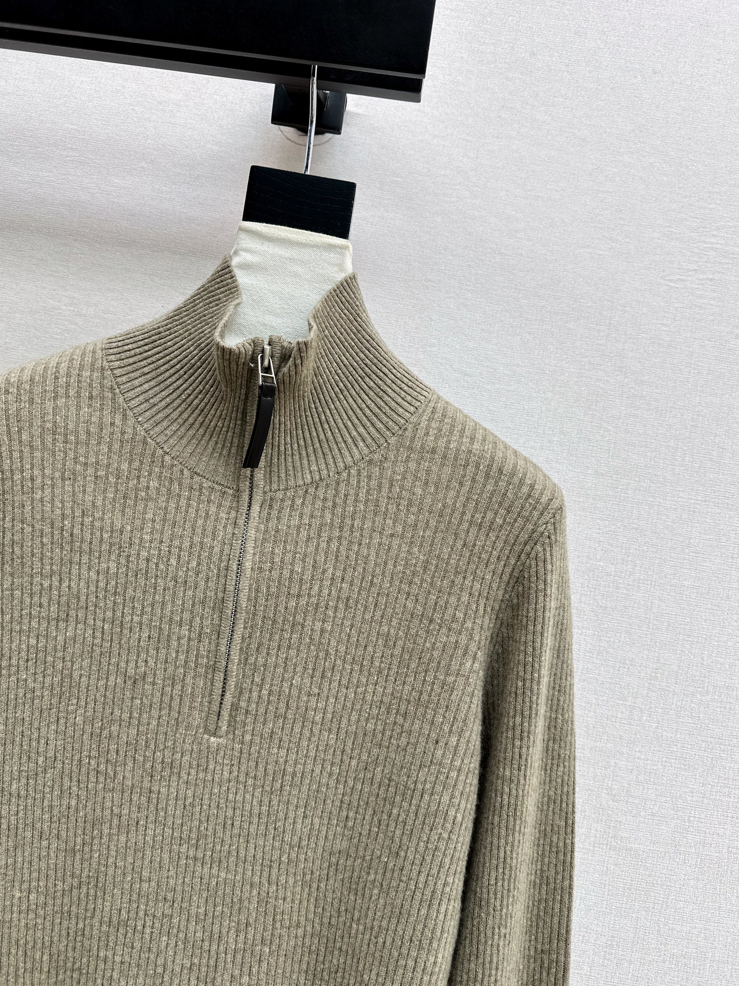 Brun NEW zip-up sweater