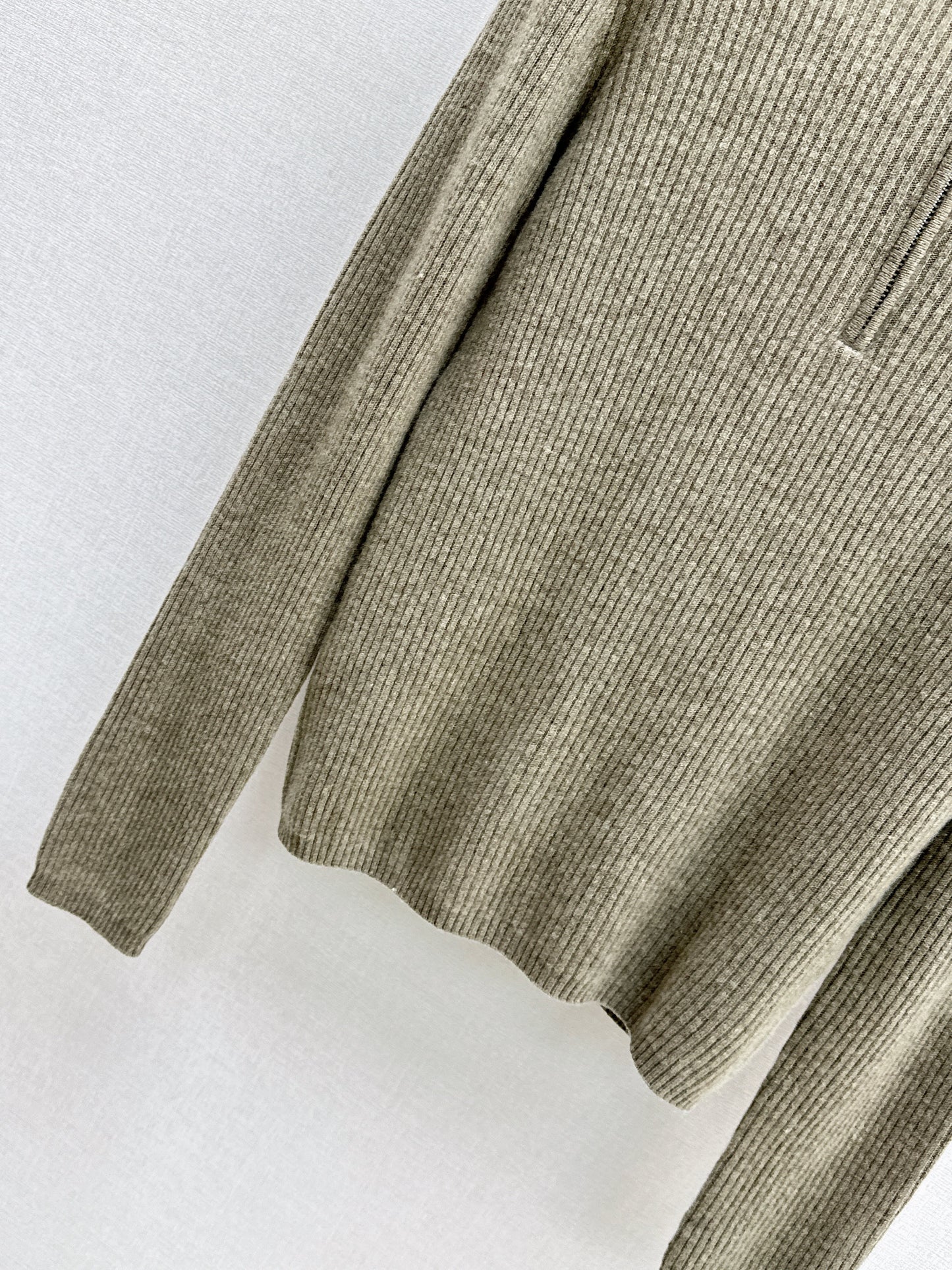 Brun NEW zip-up sweater