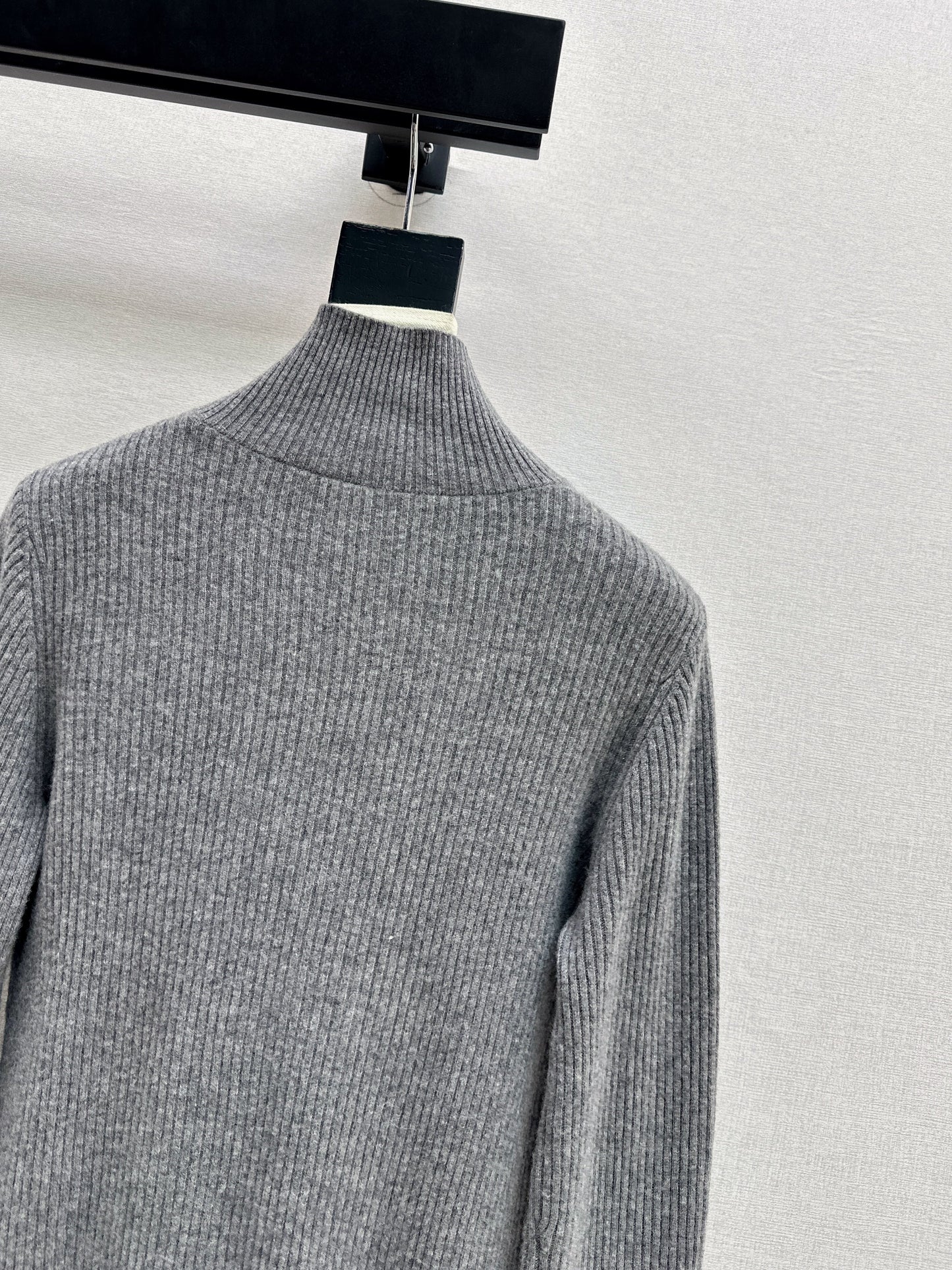 Brun NEW zip-up sweater