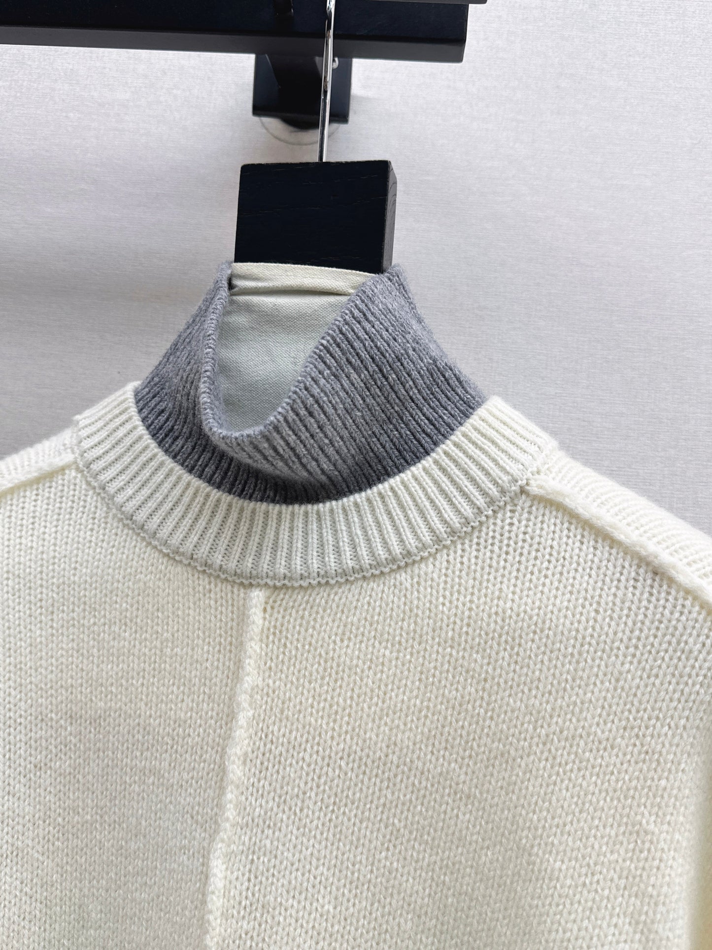 Brun NEW 2in1 contract sweater