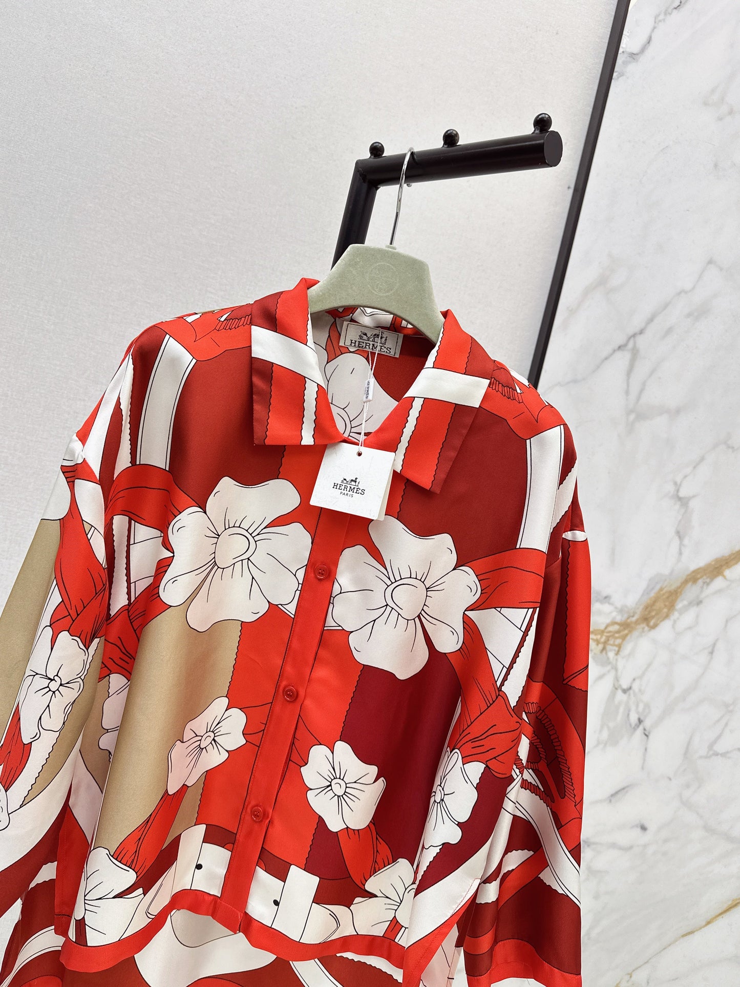 Herm NEW printed silk shirt