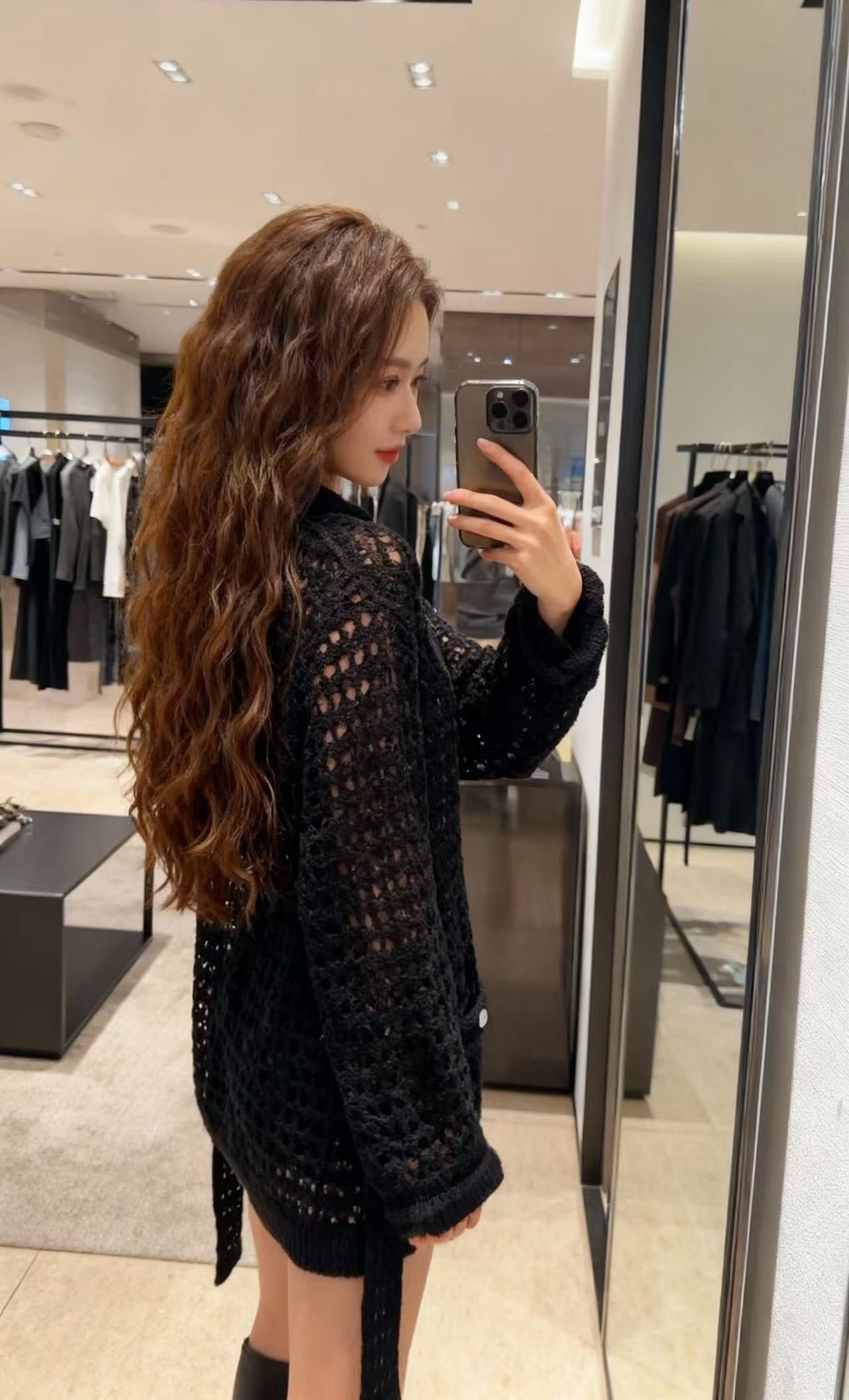 Chan NEW hollow knitwear