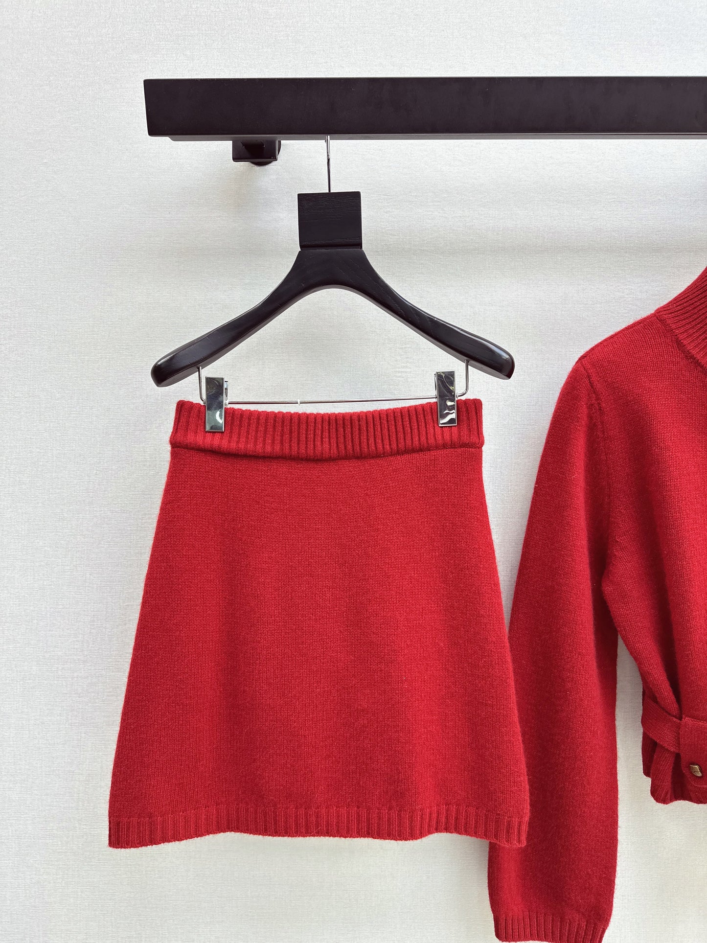 Loro NEW Zippered cardigan skirt set