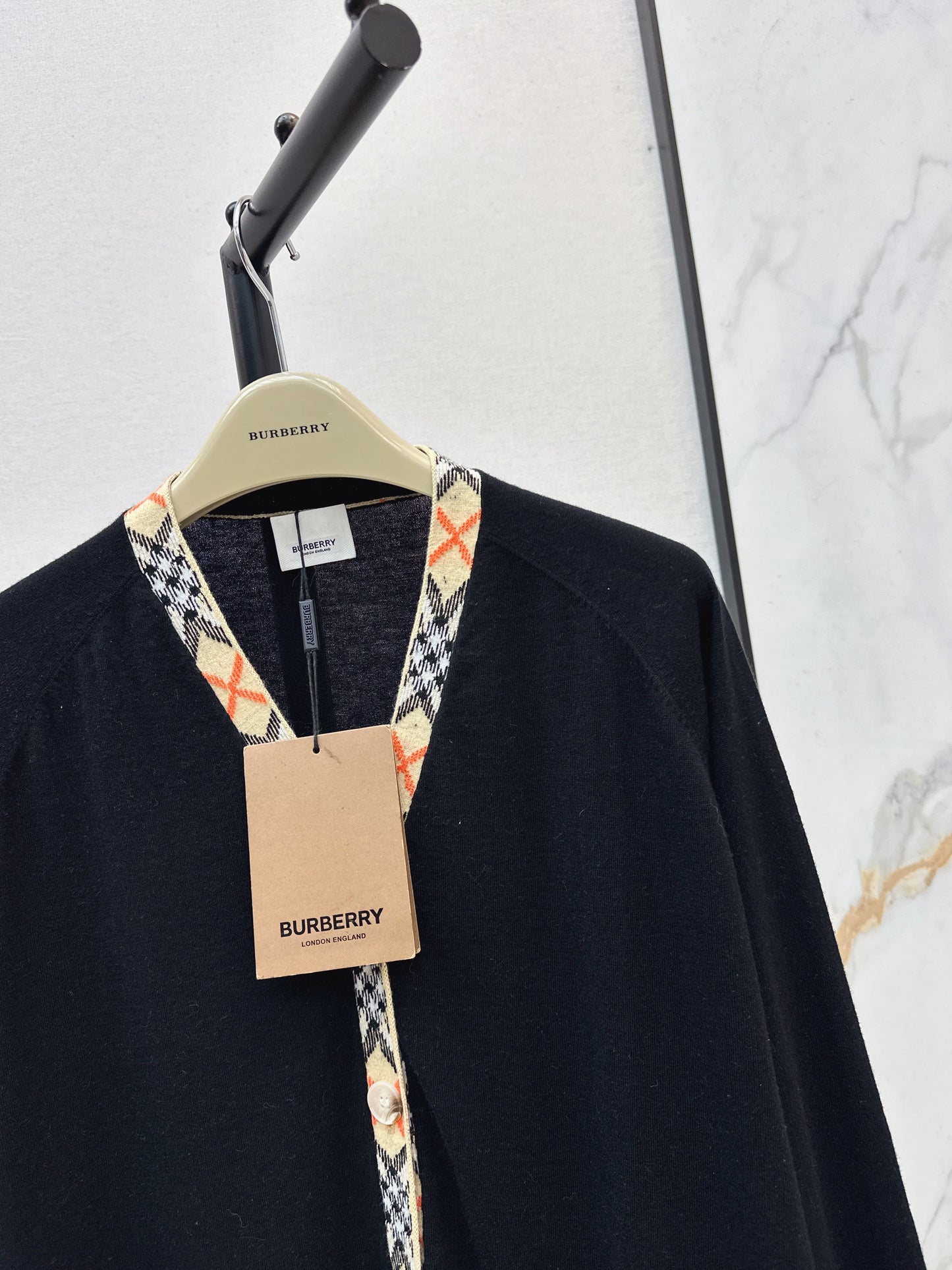 Bur NEW Knitted cardigan