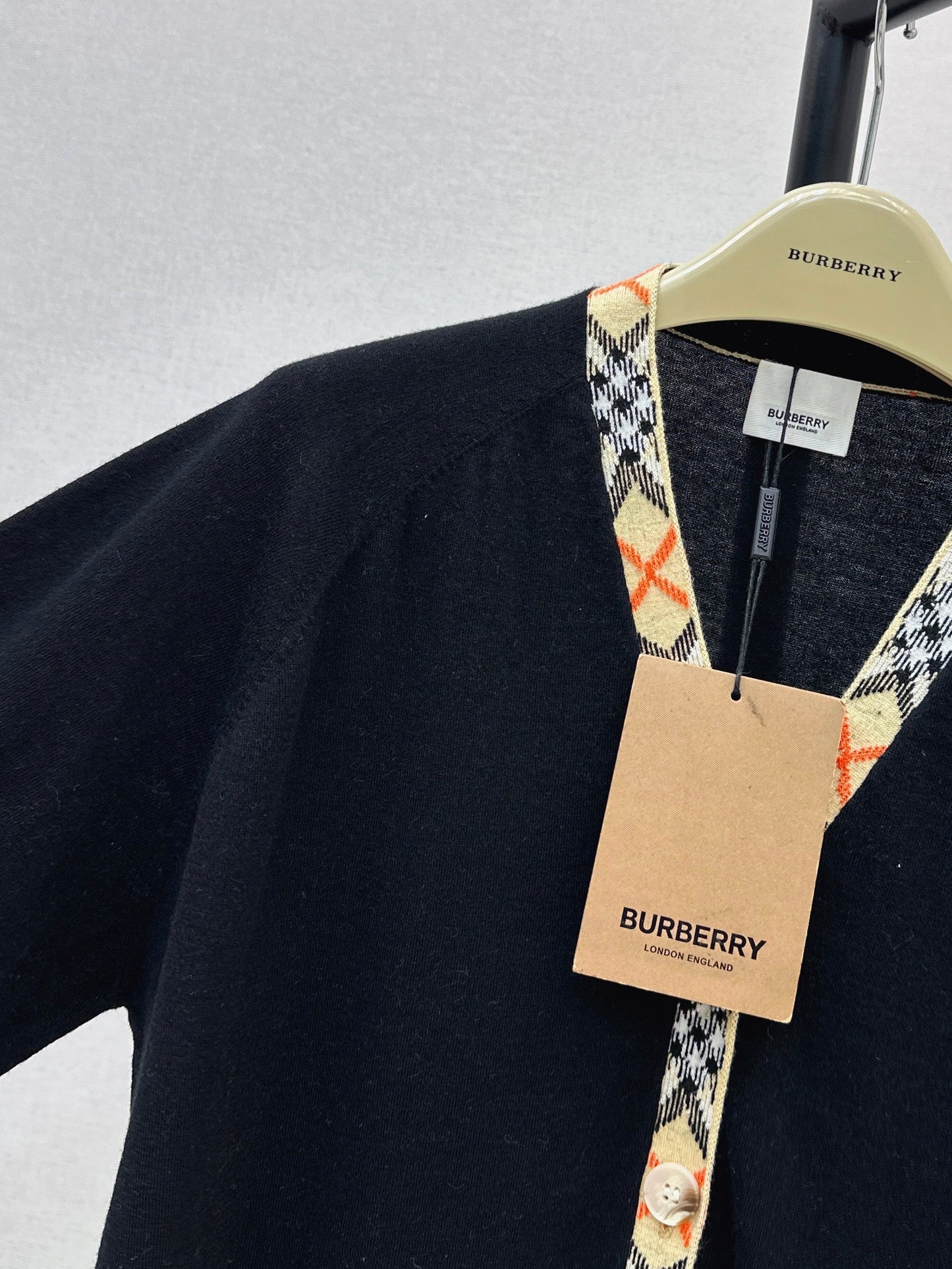 Bur NEW Knitted cardigan