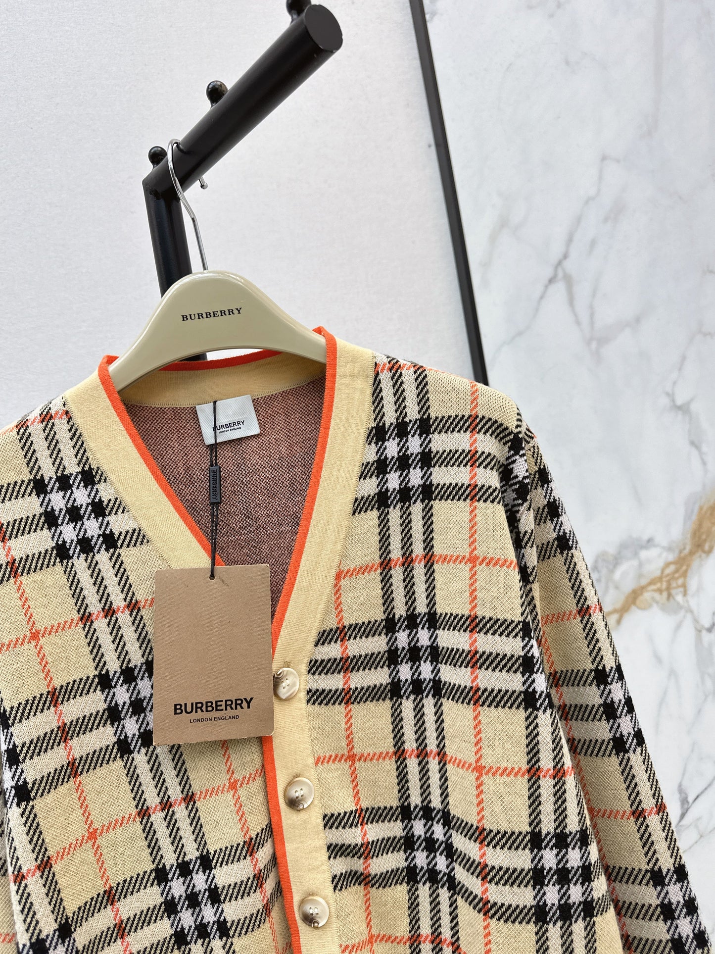 Bur NEW Knitted cardigan