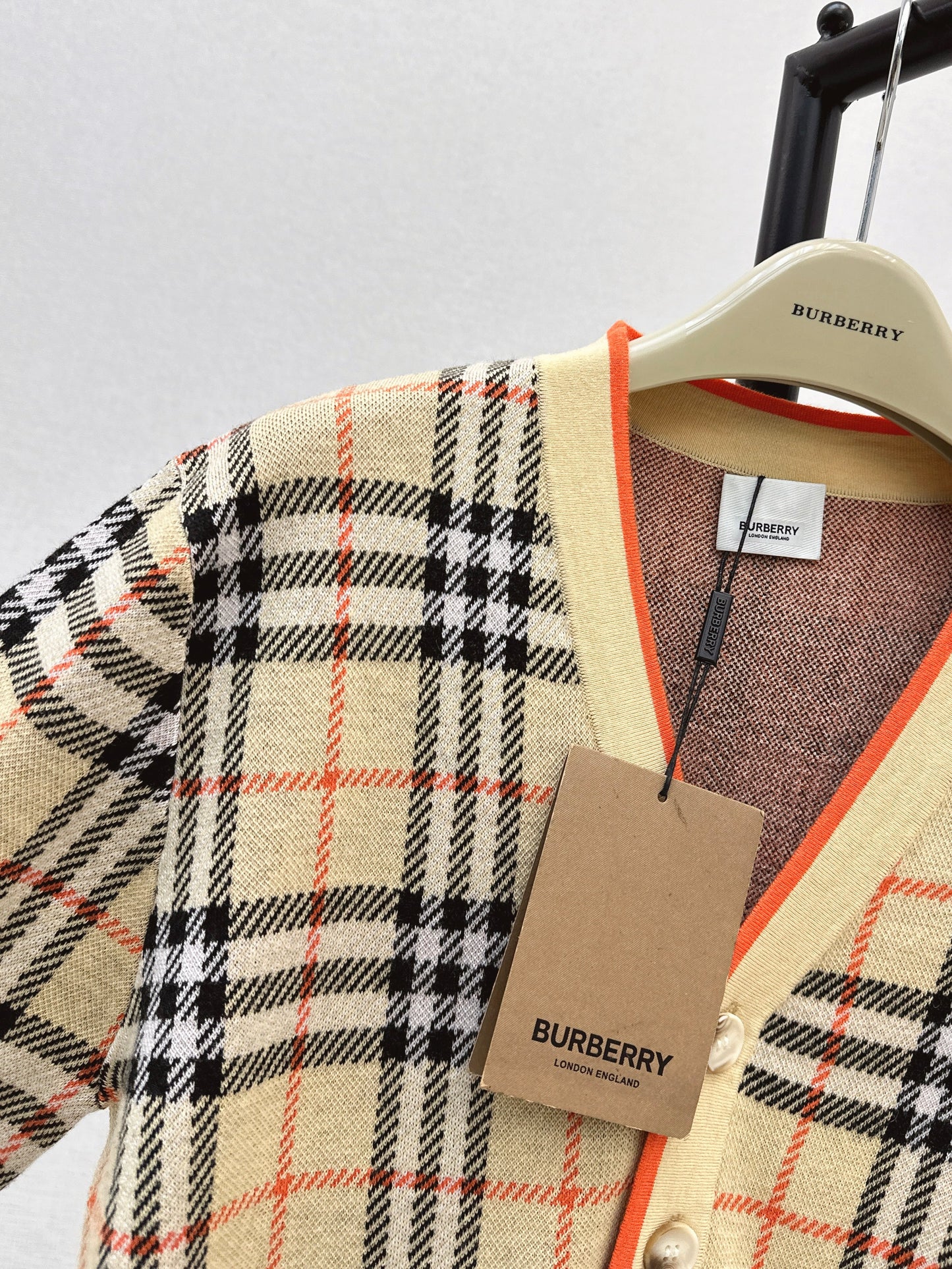 Bur NEW Knitted cardigan