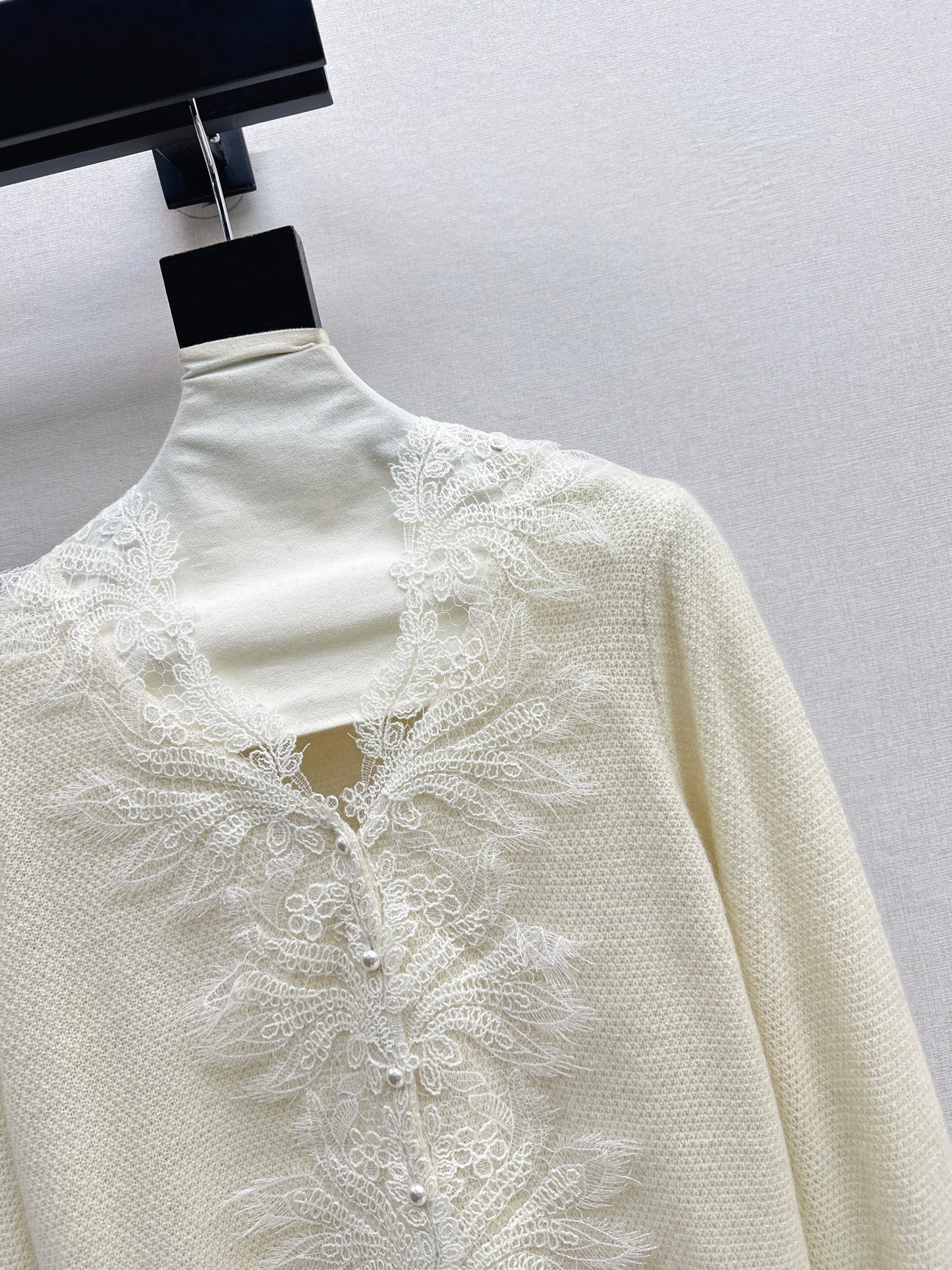 Es NEW Lace-paneled cardigan