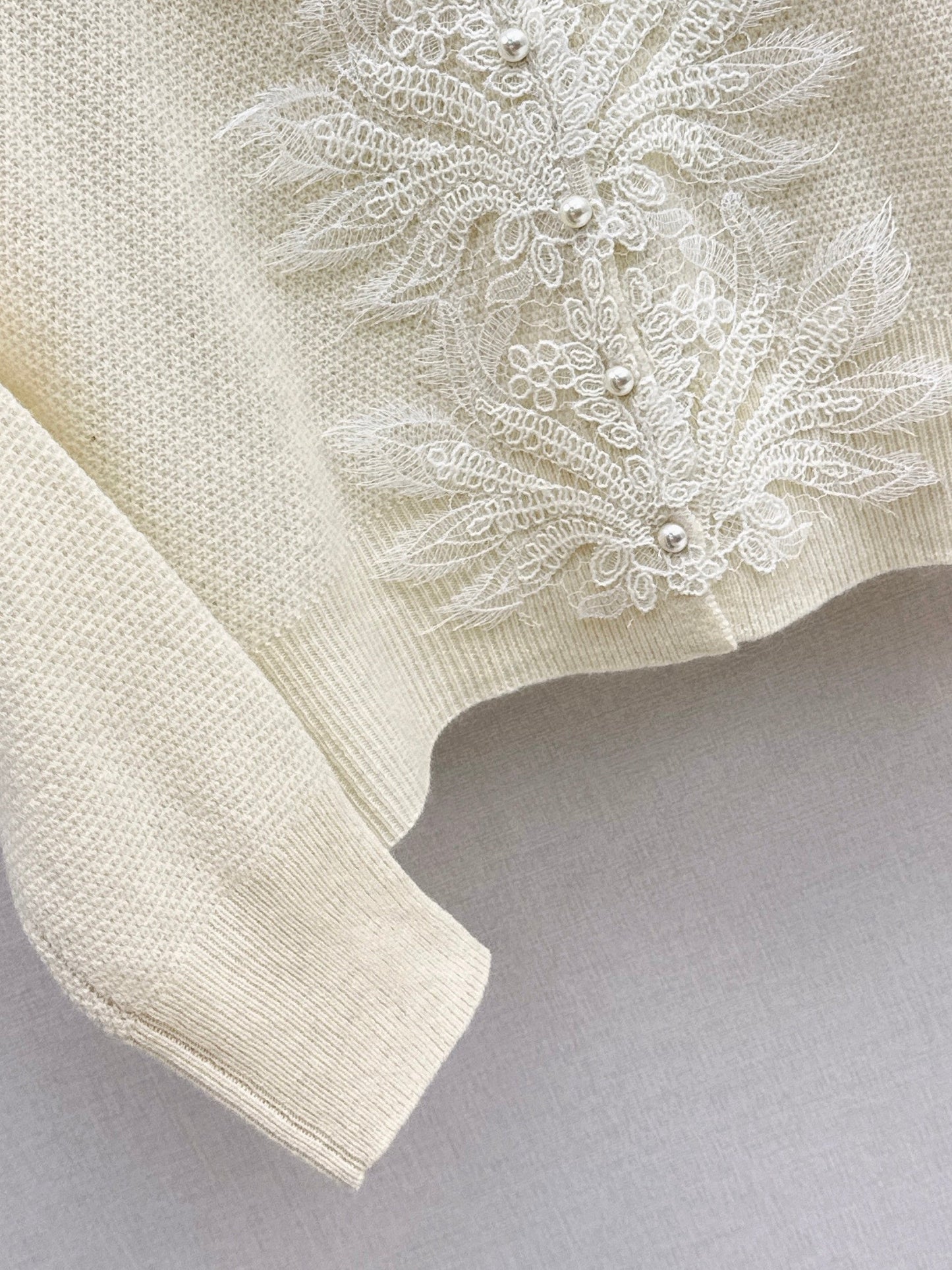 Es NEW Lace-paneled cardigan