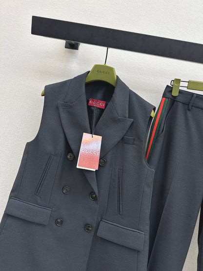 Guc NEW striped suit