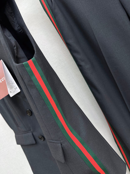 Guc NEW striped suit