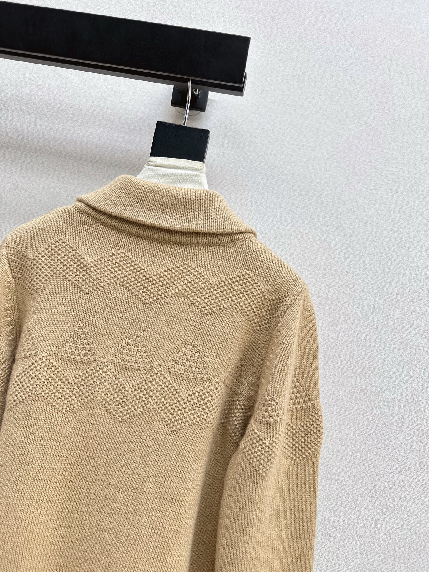 Loro NEW V-neck cardigan