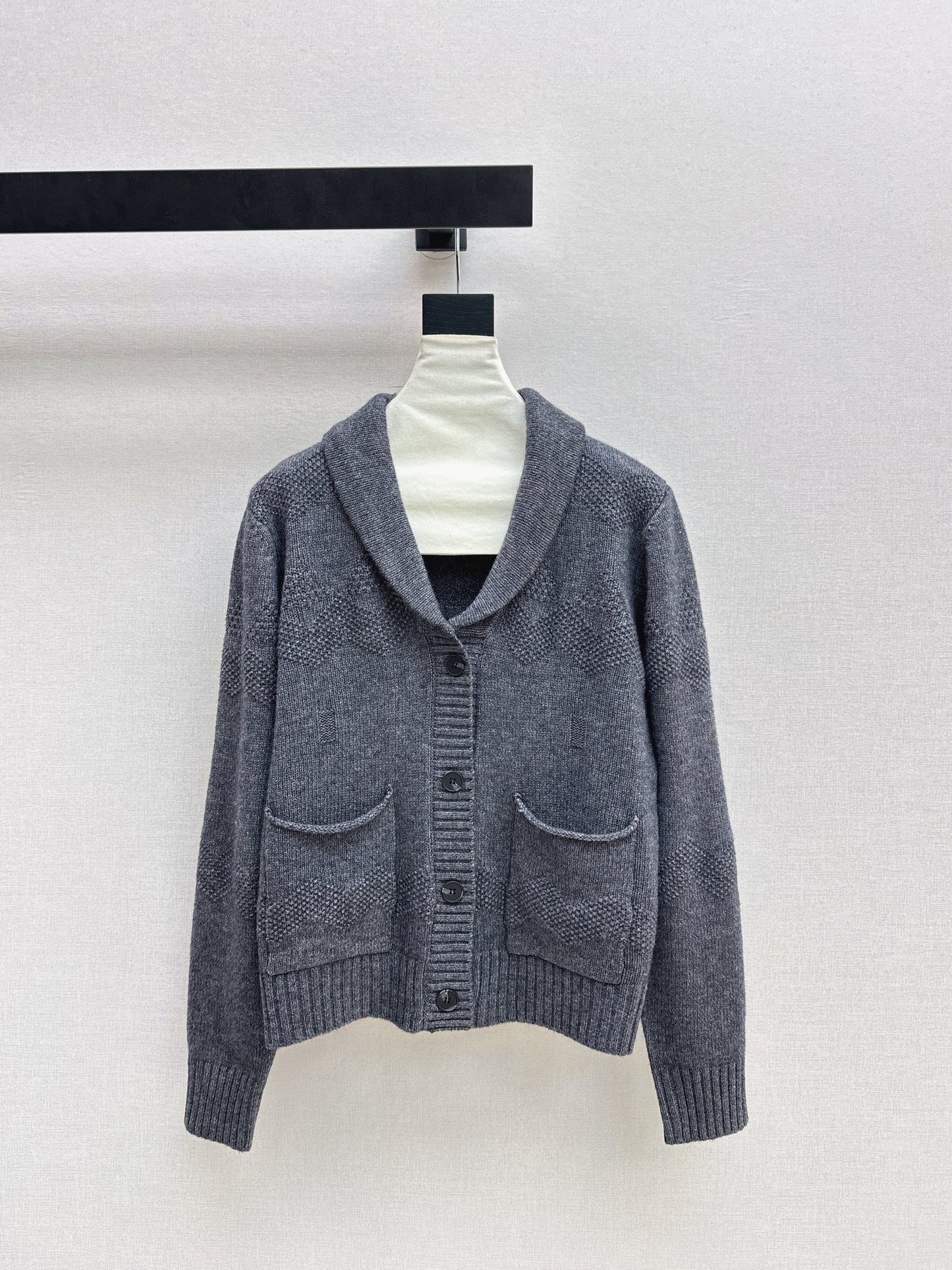 Loro NEW V-neck cardigan