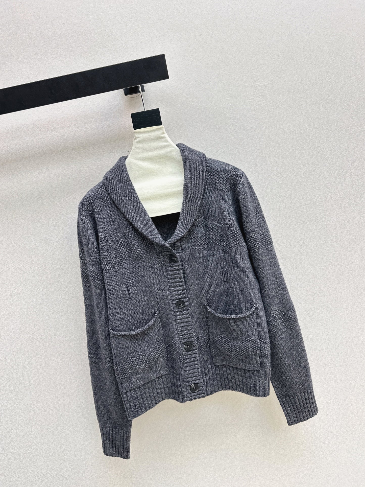 Loro NEW V-neck cardigan