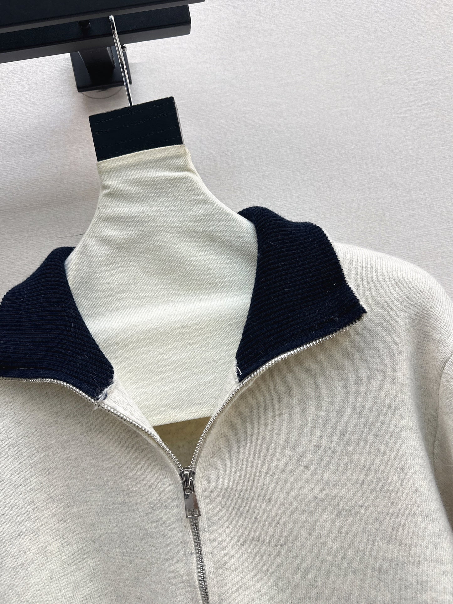 Monc NEW Zippered cardigan jacket