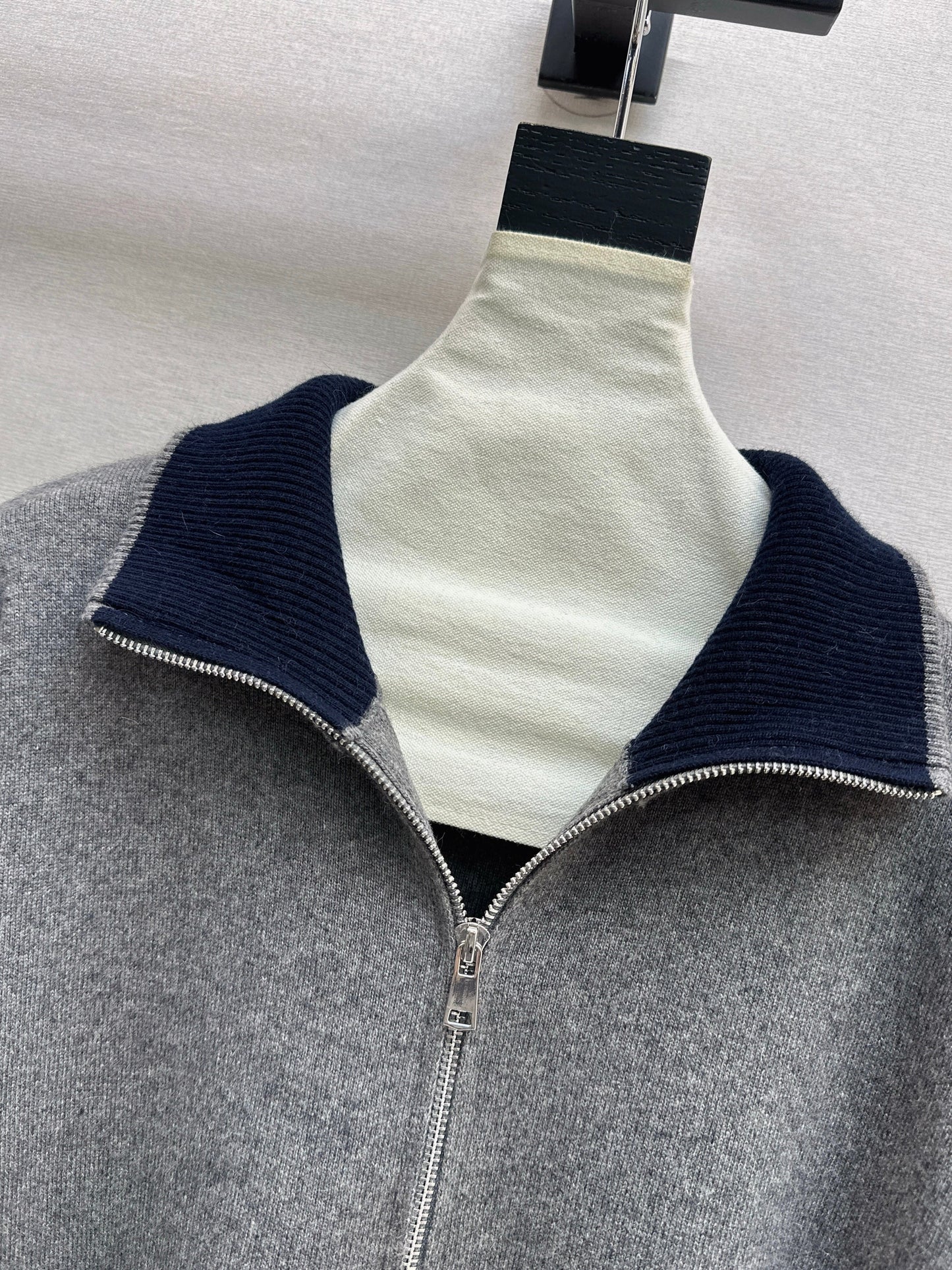 Monc NEW Zippered cardigan jacket